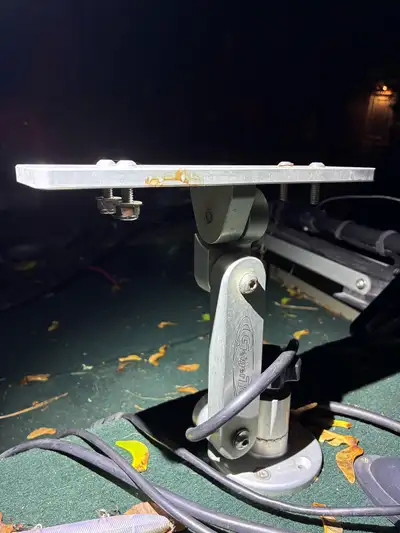 Tracker jon boat (livescope) with Yamaha F25LWTHC (GLS 10), View more