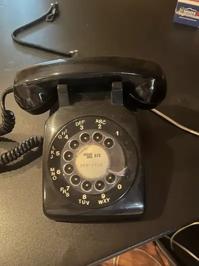 Black telephone for anyone collecting old phones