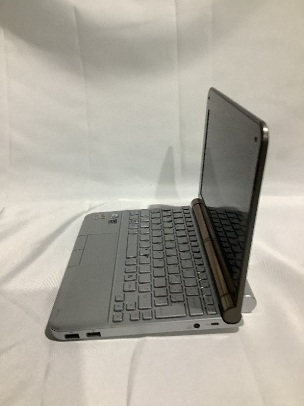 Toshiba NB200 Series Laptop Notebook in Laptops in City of Toronto - Image 3