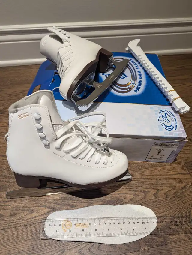 Figure skates  in Skates & Blades in Ottawa - Image 2