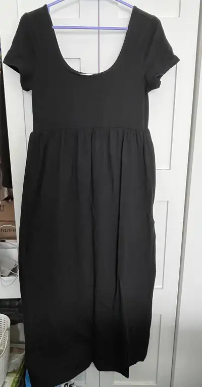 H&M maternity cloths / vêtements de maternité , View more