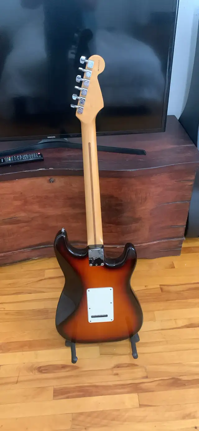 left handed guitars in Guitars in Ottawa - Image 3