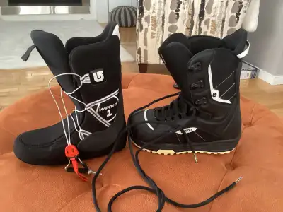 Burton snowboard Boots Size 6 Youth, View more