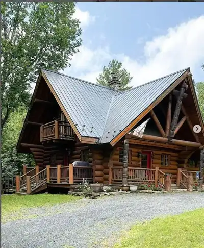 Location court terme - Orford - CITQ : 232396 Chalet en Bois Rond unique et exceptionnel dans la mag...
