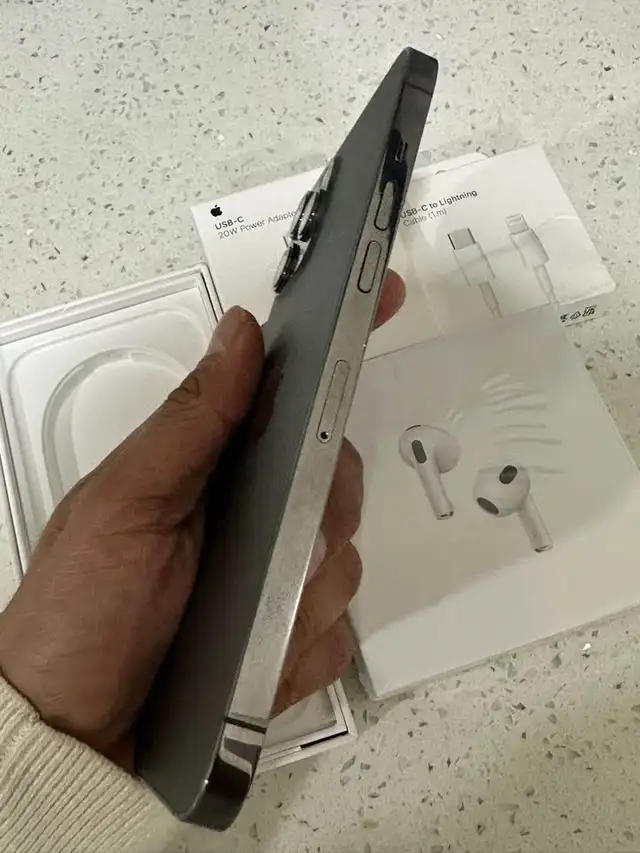 iPhone 12 Pro Max 128gb **AirPods/Charger Set + Delivery** | Cell