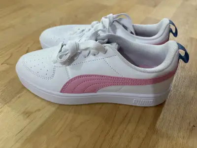 Puma Rickie Jr sneakers in white and pink lilac. , View more