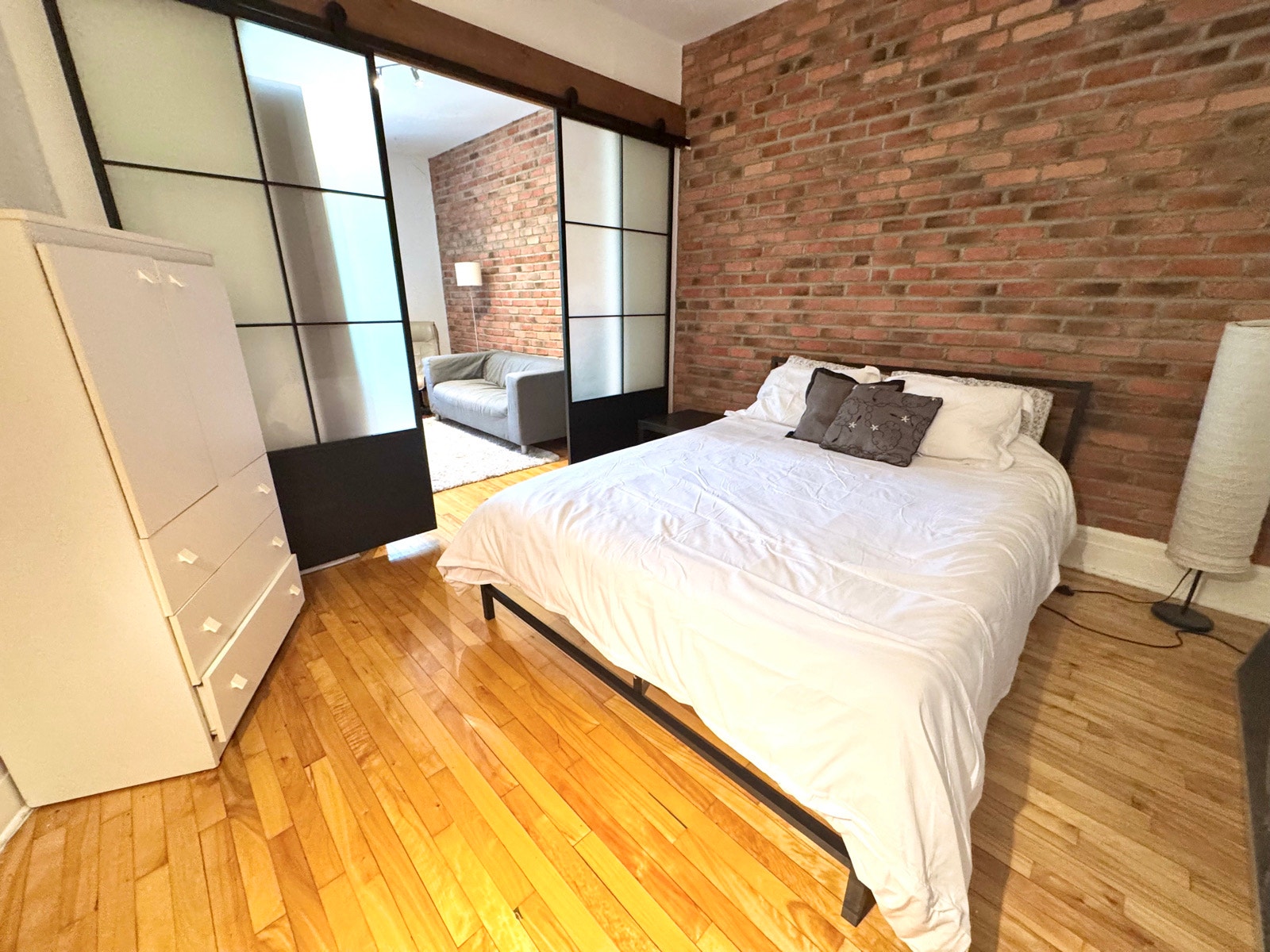 567 Rue Nicolet — photo 1