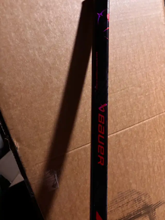 Bauer Pulse, Red, RH, P92, 87 Flex, Senior Hockey Stick in Hockey in Markham / York Region - Image 5