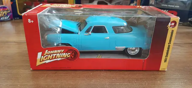 Diecast Studebaker Commander 1951 Johnny Lightning 1/2464733718107521120