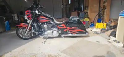 2009 street glide harley custom color # 58 out of 200 of this color so quite unique low milage great...