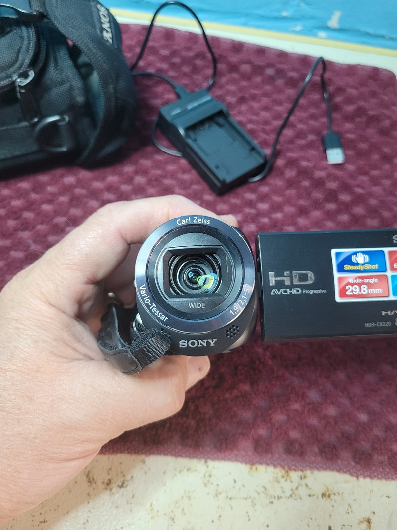 Black Sony Handycam Model HDR-CX220 32X Portable Video Camera US | Cameras  & Camcorders | Windsor Region | Kijiji