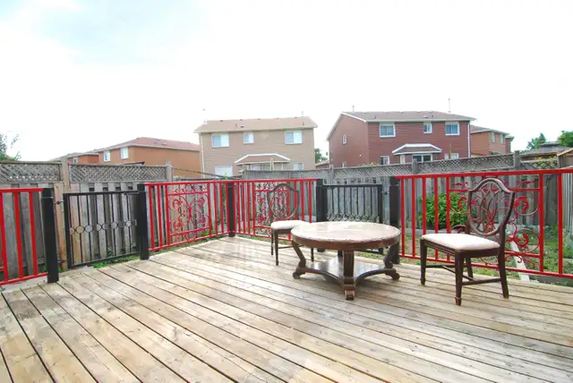 Stunning Executive 3 Bedroom House for Rent in Brampton in Long Term Rentals in Mississauga / Peel Region - Image 10