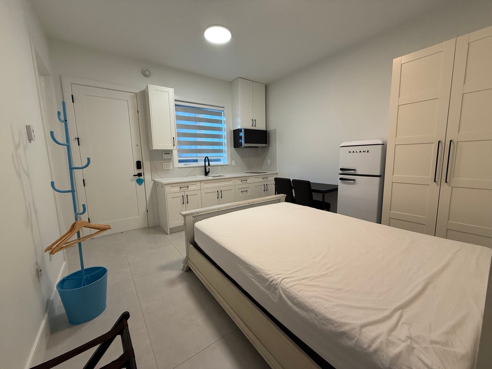 near train station unit for rent 2