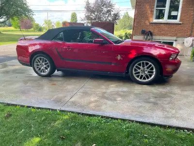 Ford Mustang décapotable 2012 en version Premium - Moteur V6 TI-VCTde 3,7 L - Boite automatique 6 vi...