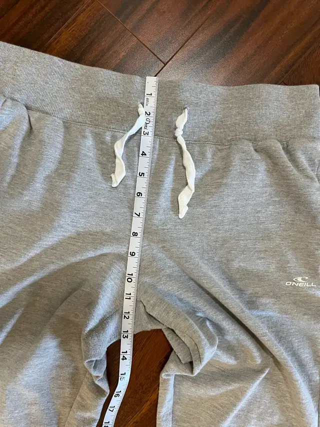 O’Neill women’s large jogging pants, light gray in Women's - Bottoms in Oshawa / Durham Region - Image 4