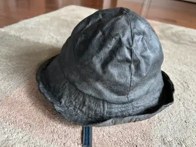 Originally purchased in Halifax about 50 years ago forming part of a hat collection. Downsizing and...