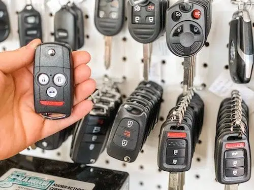 Toronto Locksmith for Cars, Trucks, Keys Made, Fobs & Remotes in Other Parts & Accessories in City of Toronto - Image 9