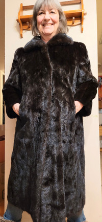 Real Fur Coat Female Mink Large fits 14 cost $5000 Oakville