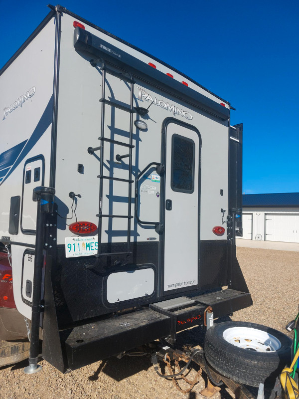 Truck Camper with slide in Travel Trailers & Campers in Swift Current - Image 3