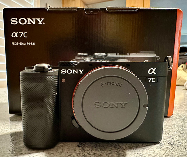 Used Near-Mint Sony A7C FullFrame Camera w/Sony FE 50mm 1.8 Lens in Cameras & Camcorders in St. Catharines