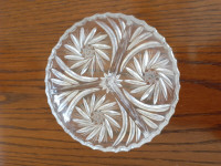Pinwheel crystal 3 section condiment dish!