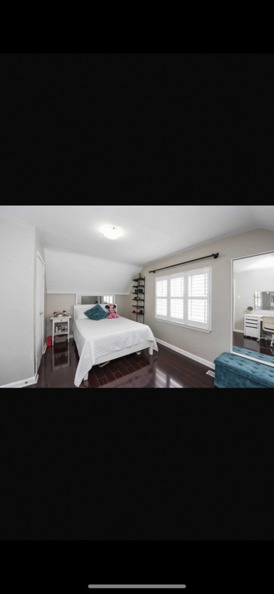 Upstair Floor Room available for rent (No Smoking Boys Private $750 + $50 utilities or sharing $425+...