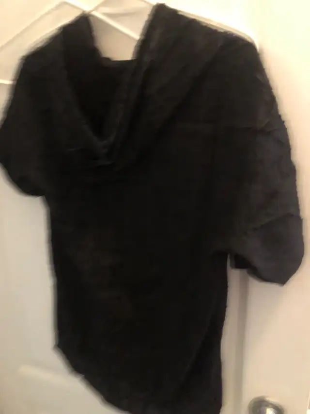 Black Short Sleeve Hoodie - Size S in Men's in Mississauga / Peel Region - Image 8