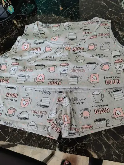 Vêtements femme 1XL à 20$ pour le lot, View more