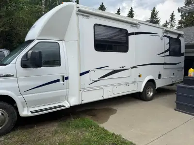 Description For sale a 2013 Lexington by Forest River Class B motor home, low km with a E450 gas eng...
