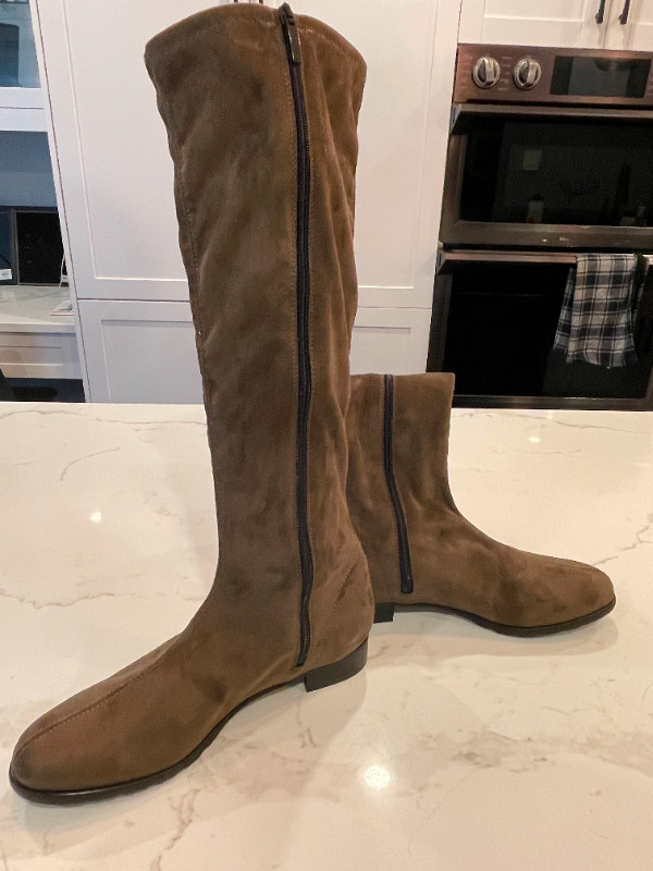 Ron White Brown Stretch Eco Suede Boot Size Euro 40/US 9.5 NEW in Women's - Shoes in Markham / York Region