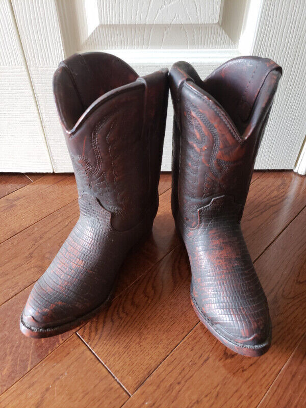 Cowboy Boots sculpture in Home Décor & Accents in Kingston