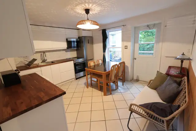 Large 4.5-Bedroom Apartment – Fully Furnished – All-Inclusive – Downtown