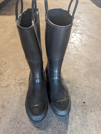 Ladies Nine West rain Boots size 6