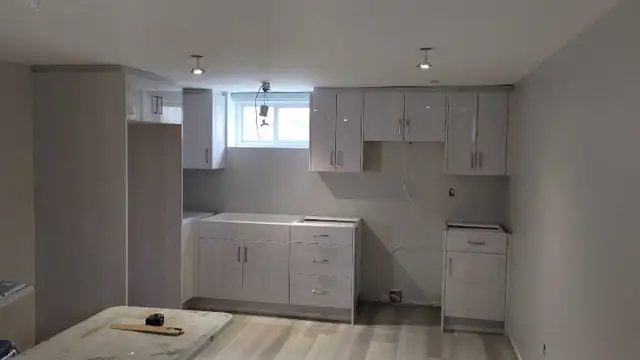 Custom Kitchen Cabinetry 64329993763970124