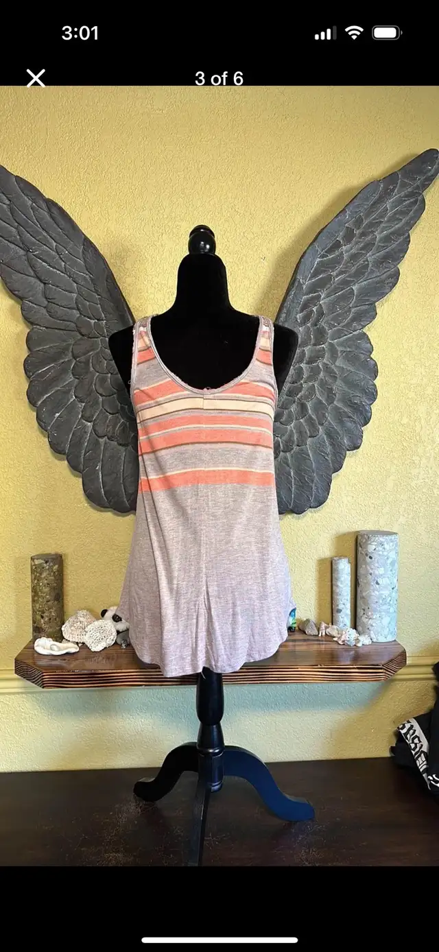 Wilfred Tank Top in Women's - Tops & Outerwear in Edmonton - Image 5