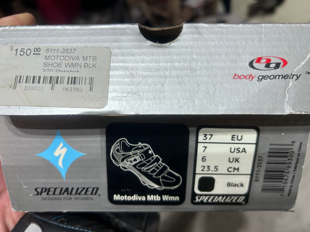 Mountain Bike Shoes sz 37 in Clothing, Shoes & Accessories in Oshawa / Durham Region - Image 3