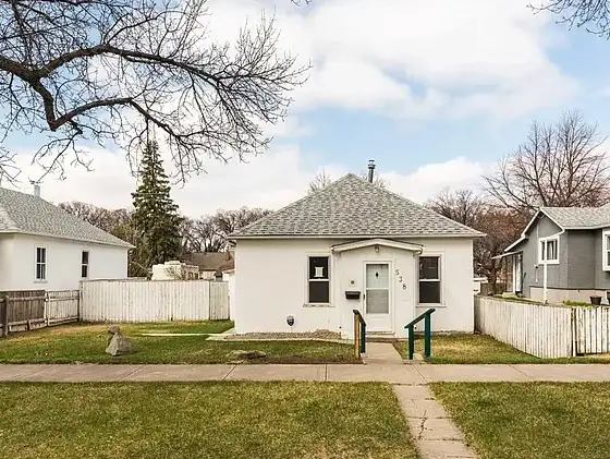 Move-in Ready 2-Bed Home in North Lethbridge
