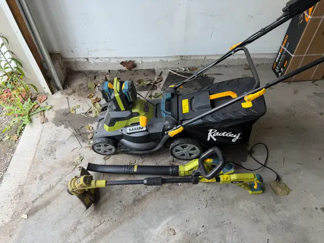 Radley cordless yardwork combo kit in Lawnmowers & Leaf Blowers in Kitchener / Waterloo - Image 3