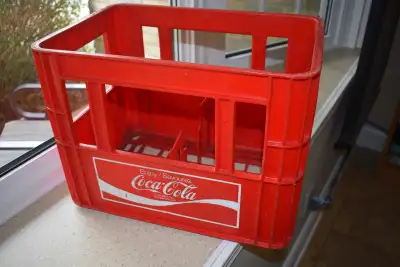 Vintage Red Coke Coca-Cola CHRISTMAS HOLIDAY BOTTLE CRATE Carrier MADE IN CANADA. Similar one sells...