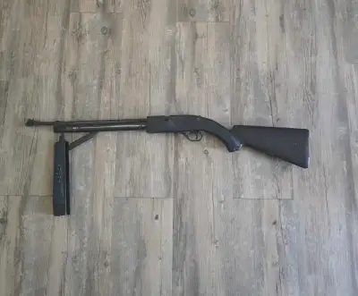 Crossman 781 pump action pellet/ BB gun. Asking 20$. Pickup in blackfalds