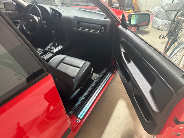 1992 BMW 318is in Cars & Trucks in Ottawa - Image 3