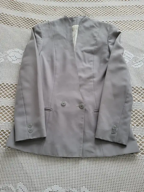 LADIES BLAZER in Women's - Tops & Outerwear in Calgary - Image 2