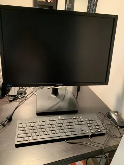 Samsung 22" Computer Monitor, View more