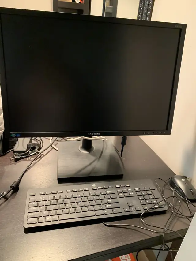 Samsung 22" Computer Monitor in Monitors in Markham / York Region - Image 2
