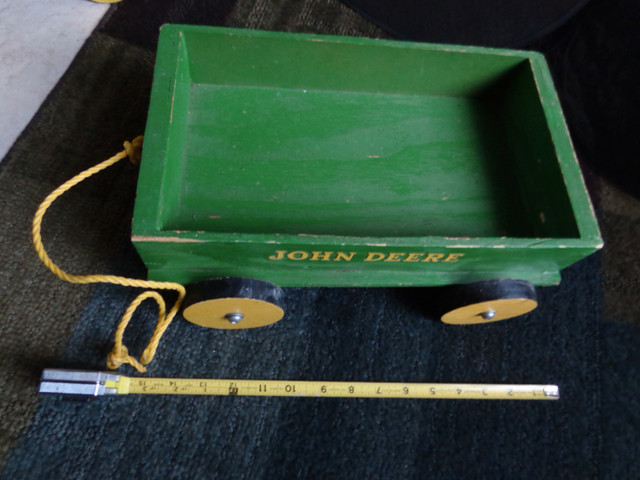Vintage Hand made John Deere wooden Tractor and Hauler in Arts & Collectibles in Saskatoon - Image 3
