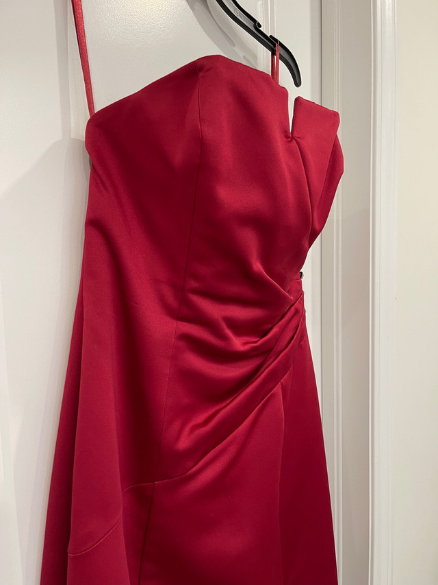 PROM DRESS - STRAPLESS SATIN CANDY APPLE RED in Women's - Dresses & Skirts in Oshawa / Durham Region - Image 4