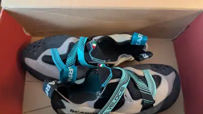 Scarpa Veloce WMN climbing shoes - EU Size 40 (US8.5) - NEW, View more