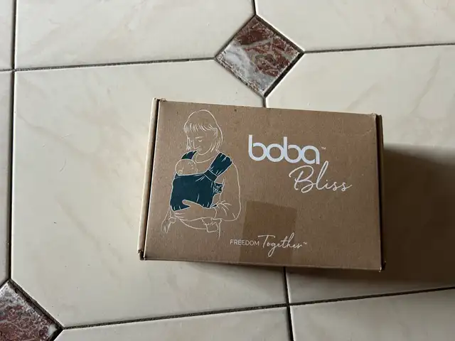 NEW! Boba Bliss Pre-Wrapped Baby Carrier - charcoal in Strollers, Carriers & Car Seats in Markham / York Region - Image 3