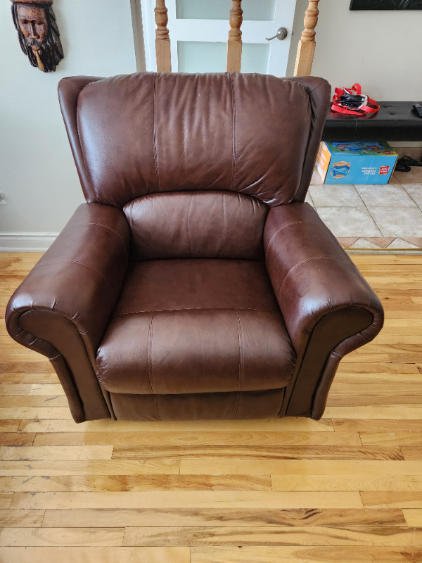 Brown real leather couch (single) dans Sofas et futons  à Ville de Montréal - Image 3