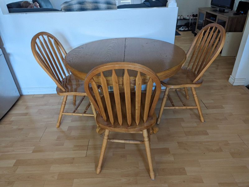 Table and Chairs Dining Tables & Sets Kitchener / Waterloo Kijiji